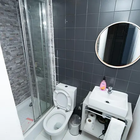 Spacious Two-level In Prime Location * Lisboa